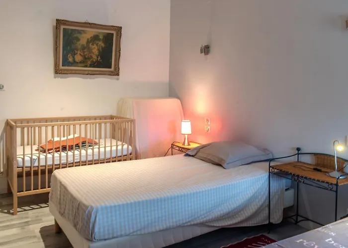 La Maison D'eloi بيت للعطل Montignac-Charente