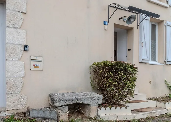 La Maison D'eloi بيت للعطل